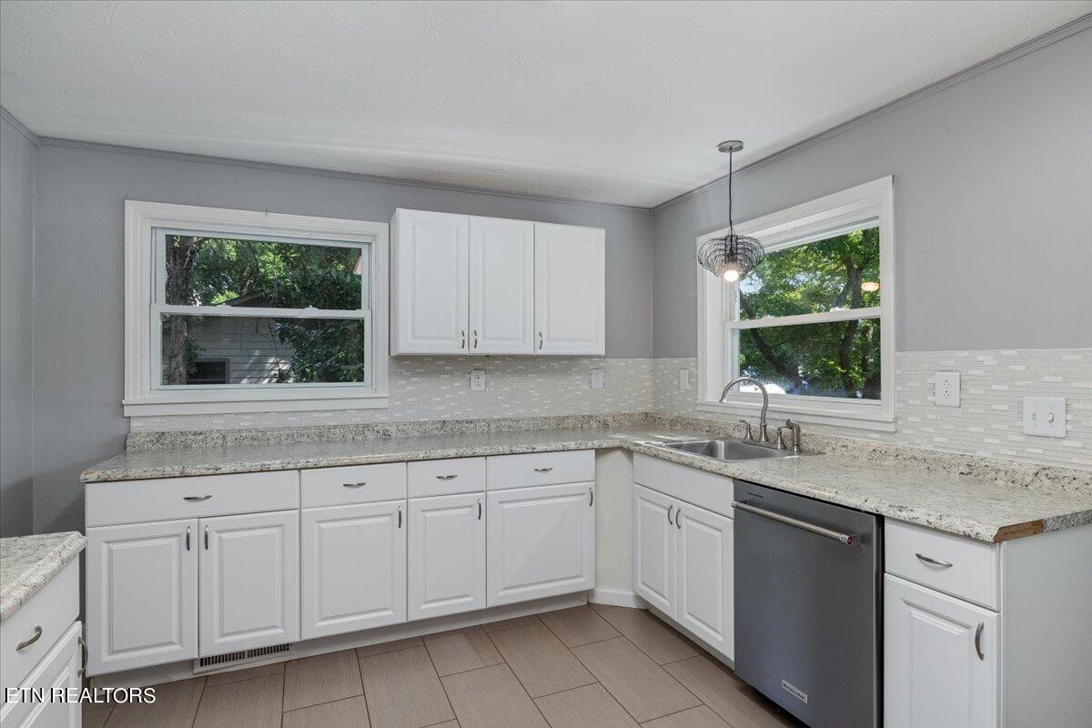106 Venus Road Oak Ridge, TN 37830 - Photo 8 of 30 07-Kitchen