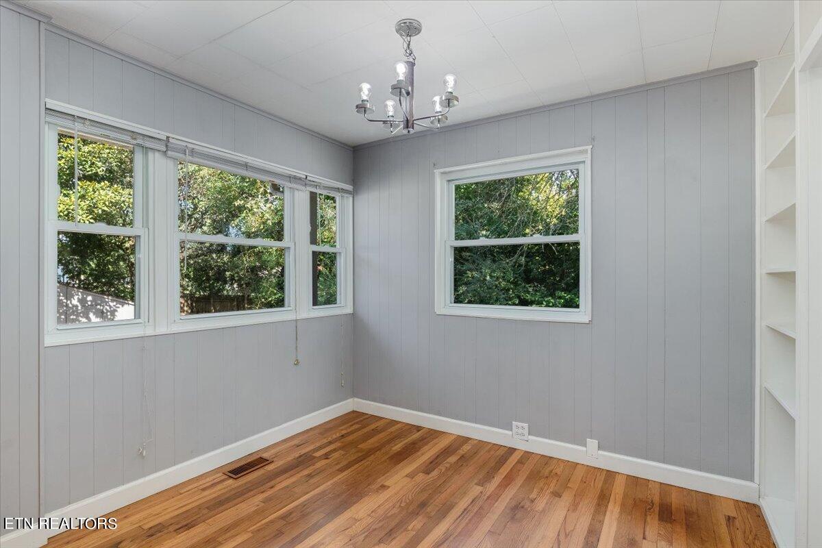 106 Venus Road Oak Ridge, TN 37830 - Photo 10 of 30 09-Dining Room