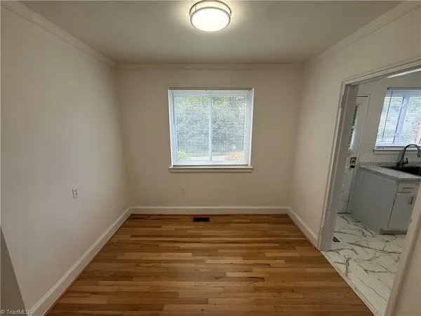 $1,195 | 2628 Greenbrier Road, Unit B, Winston-Salem, NC 27104