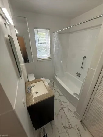 $1,195 | 2628 Greenbrier Road, Unit B, Winston-Salem, NC 27104