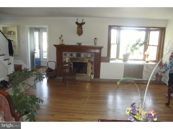 2429 Park Road Warrington, PA 18976 - Photo 4 of 25 Gallery Image 4