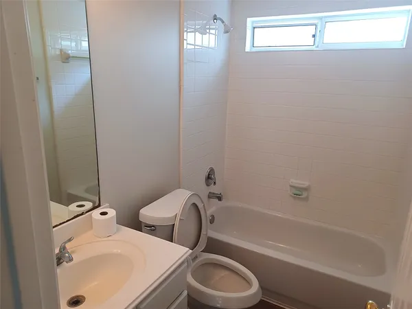 $2,300 | 13414 Beechglen Lane, Houston, TX 77083