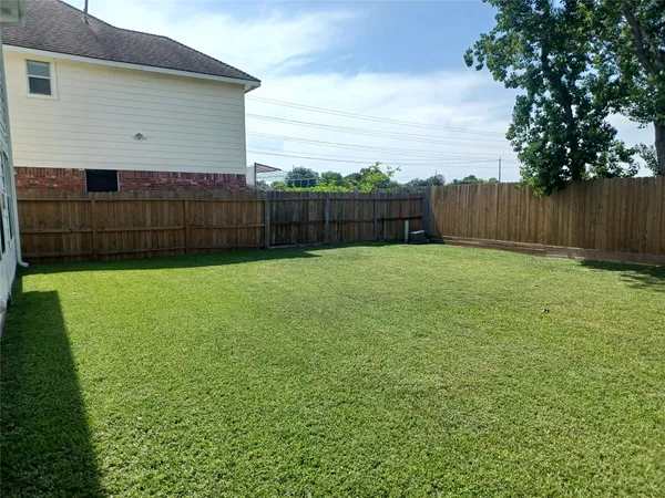 $2,300 | 13414 Beechglen Lane, Houston, TX 77083