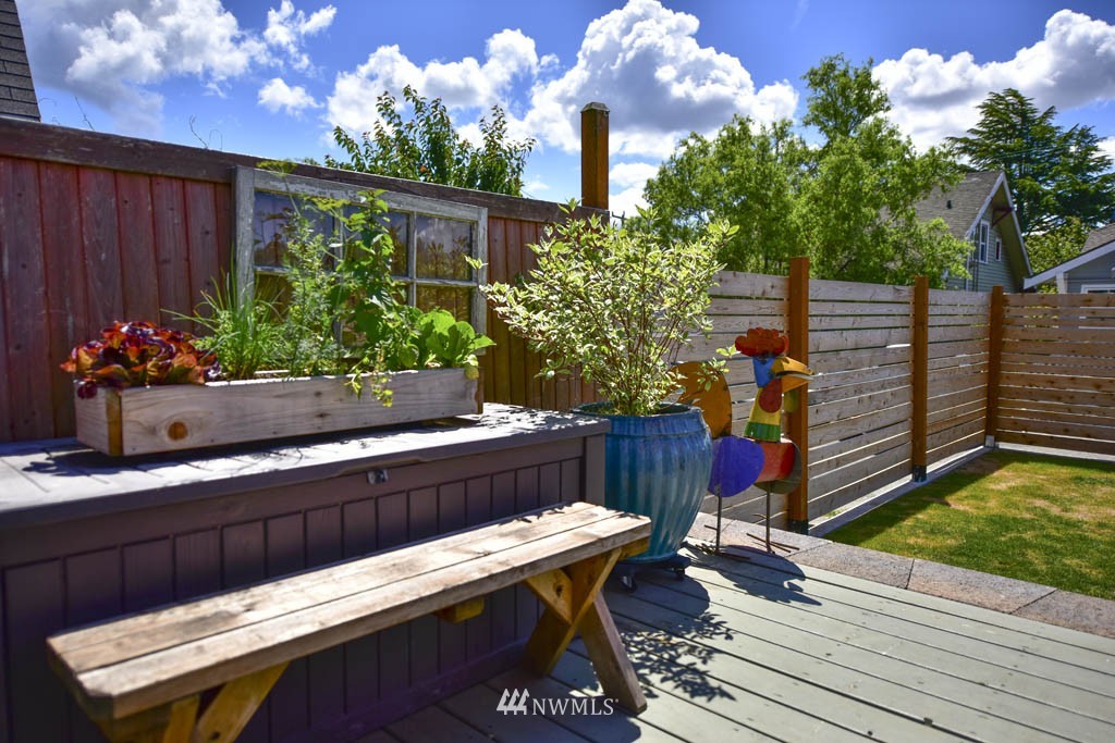 721 North 47th Street Seattle, WA 98103 - Photo 23 of 25