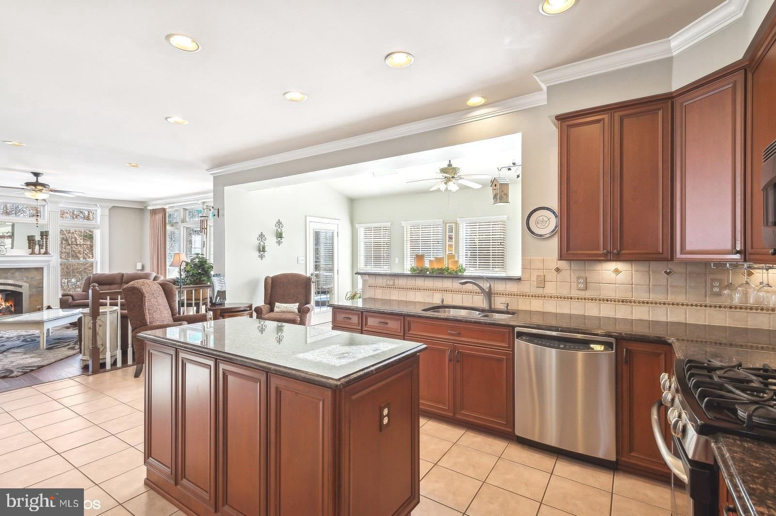 33 Donovan Road Pennington, NJ 08534 - Photo 8 of 46 Gallery Image 8