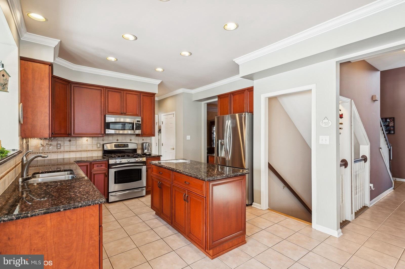 33 Donovan Road Pennington, NJ 08534 - Photo 9 of 46 Gallery Image 9