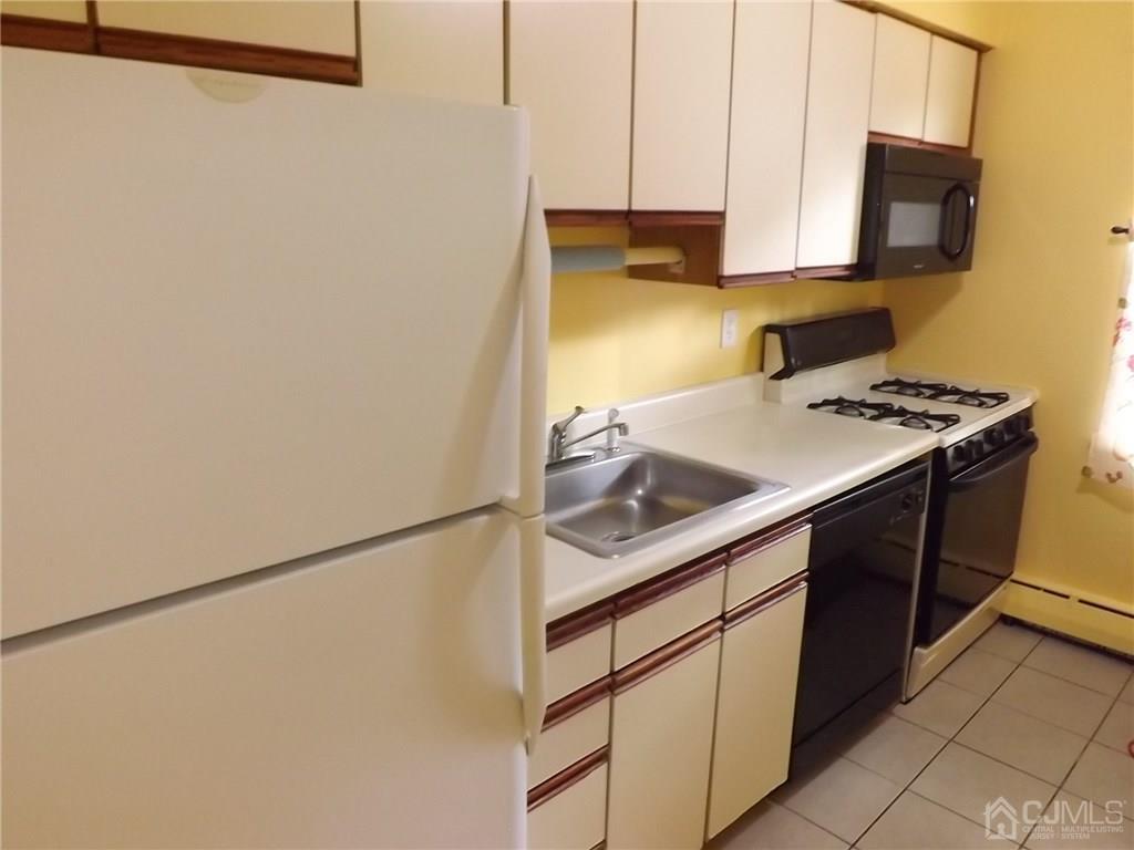 72 Fox Road, Unit 1A Edison, NJ 08817 - Photo 3 of 9 Gallery Image 3