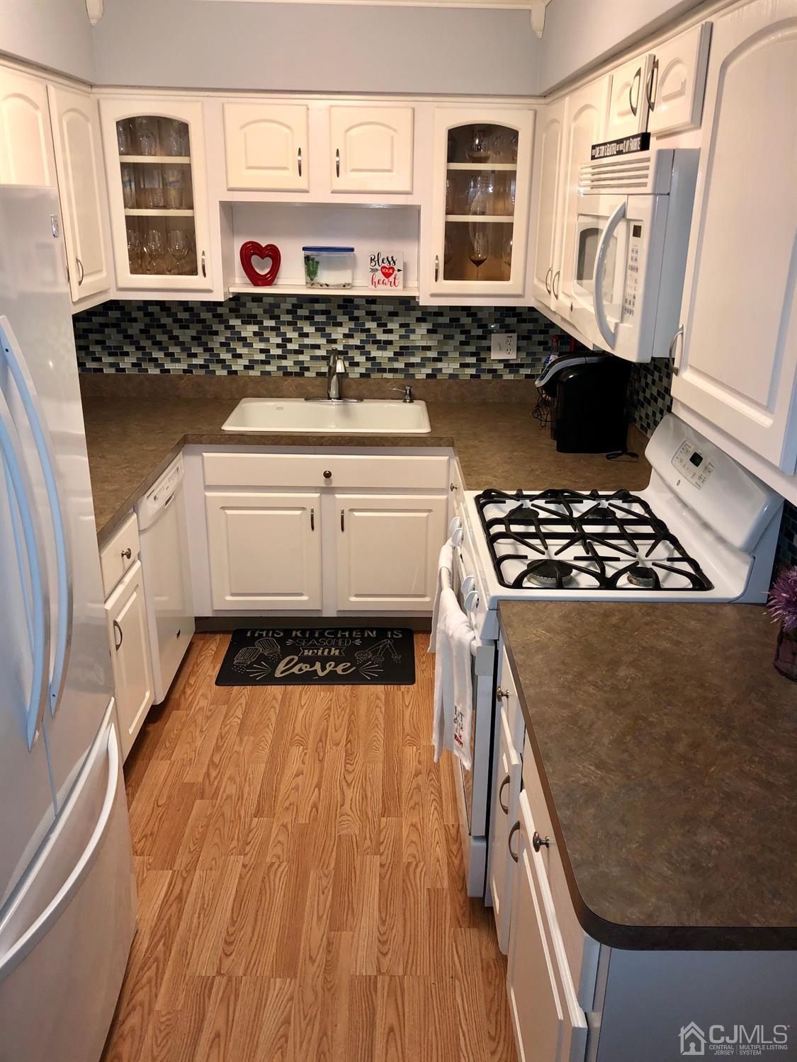 40 Lexington Circle Old Bridge, NJ 07747 - Photo 5 of 19 Gallery Image 5
