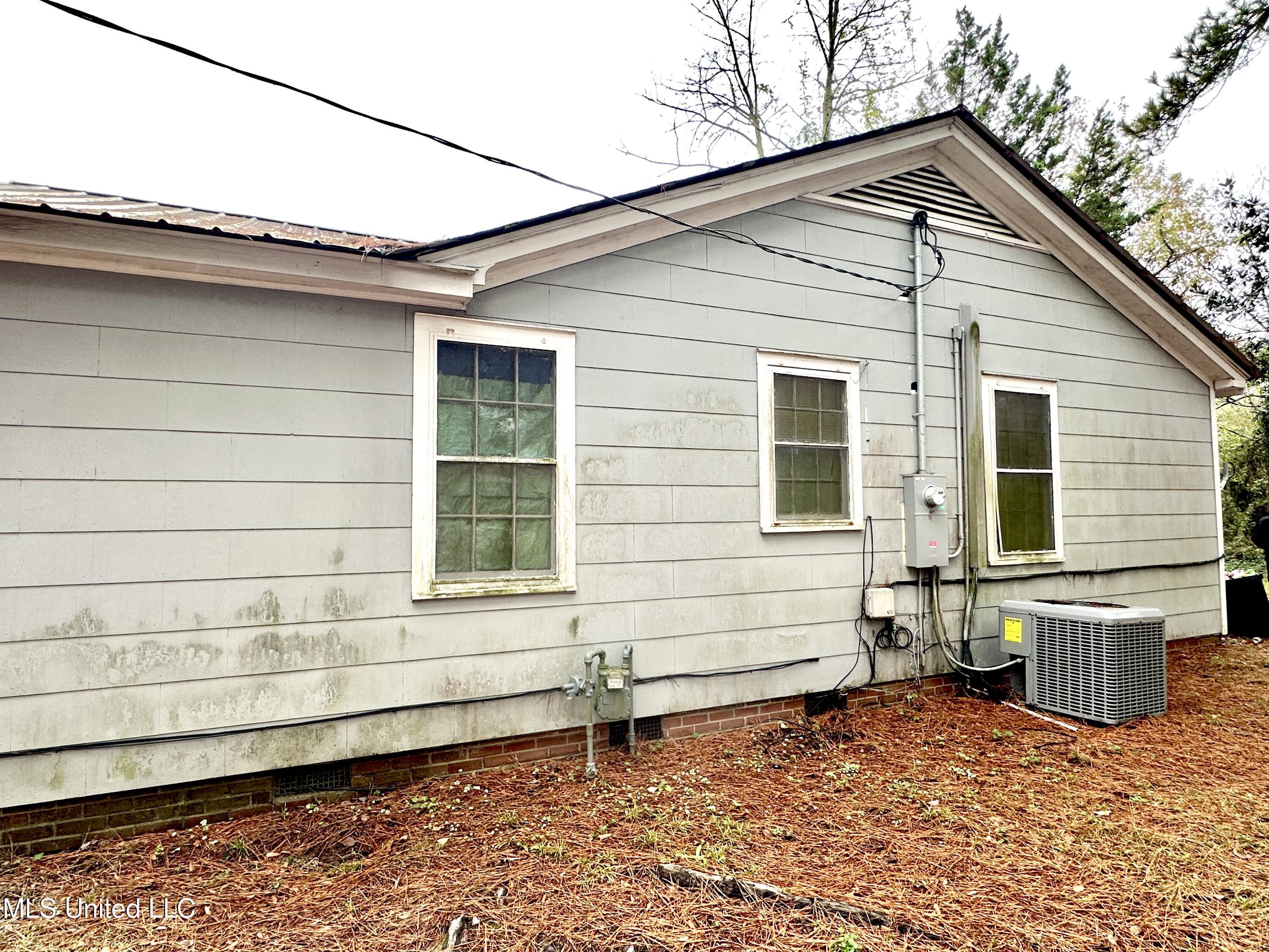 707 Earl Street McComb, MS 39648 - Photo 11 of 12 IMG_9059