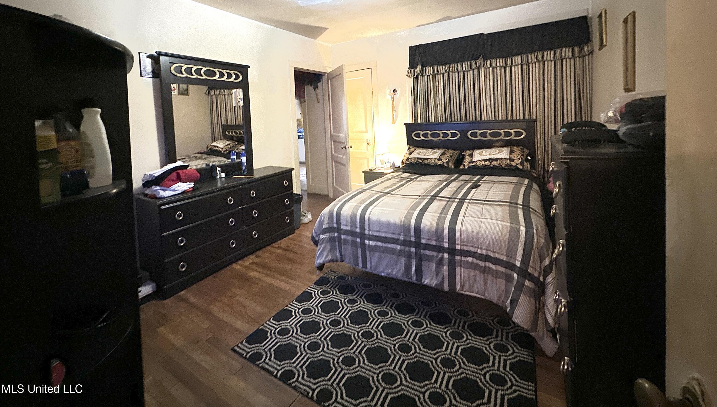 707 Earl Street McComb, MS 39648 - Photo 6 of 12 IMG_9053