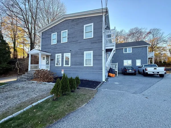 $2,200 | 176 Court Street, Unit 8, Plymouth, MA 02360