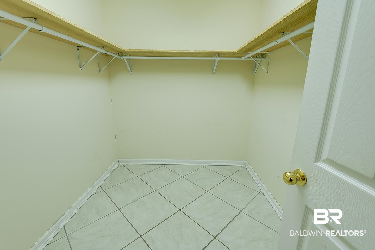 9686 County Road 65 Foley, AL 36535 - Photo 38 of 47 Master Walk In Closet