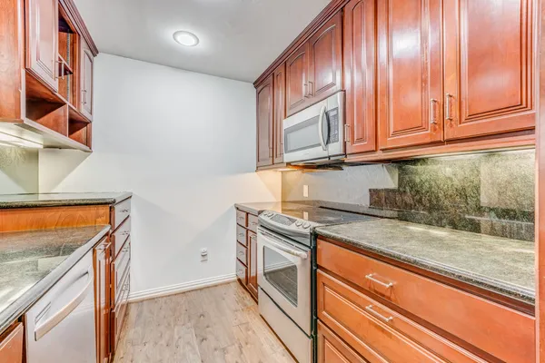 $2,190 | 708 Fowler Street, Houston, TX 77007