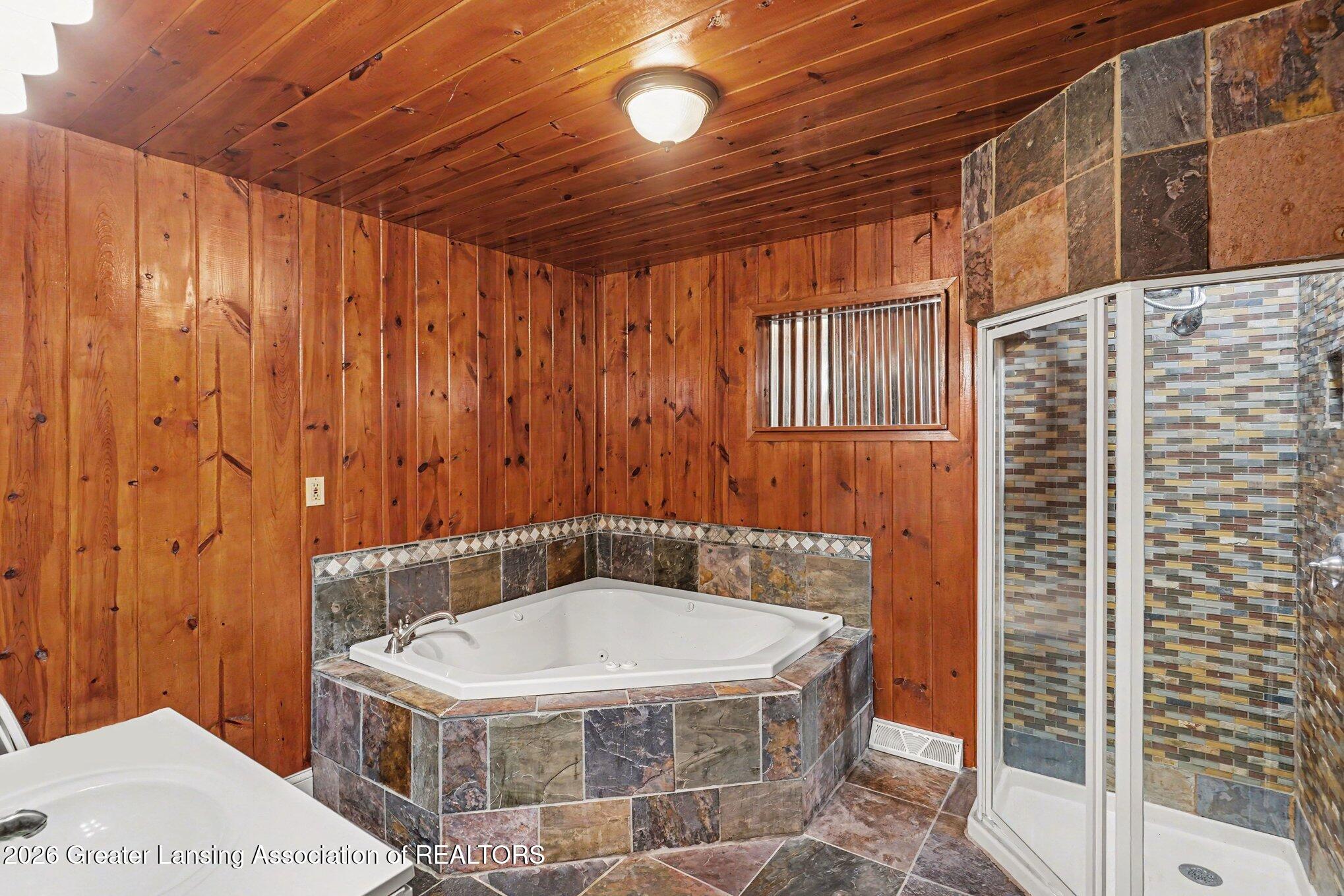 3355 East Braden Road Perry, MI 48872 - Photo 19 of 34 015_file_2284