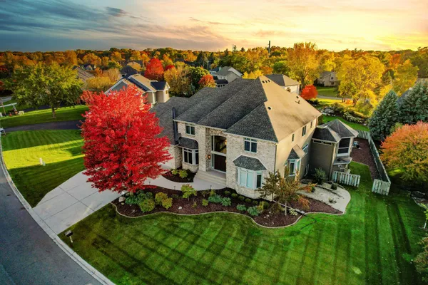 $1,549,000 | 6102 Creek Ridge Court, Minnetonka, MN 55345