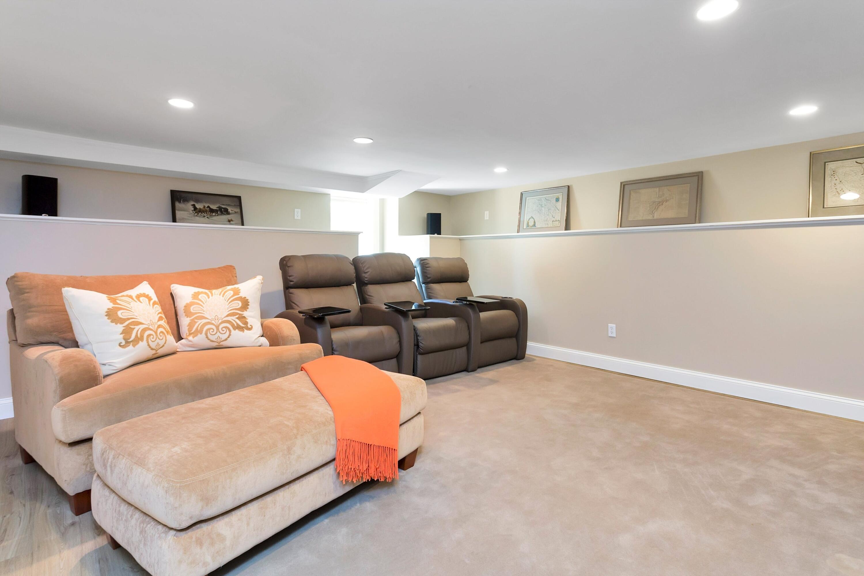 343-335 Wahackme Road New Canaan, CT 06840 - Photo 23 of 32 a living room with furniture