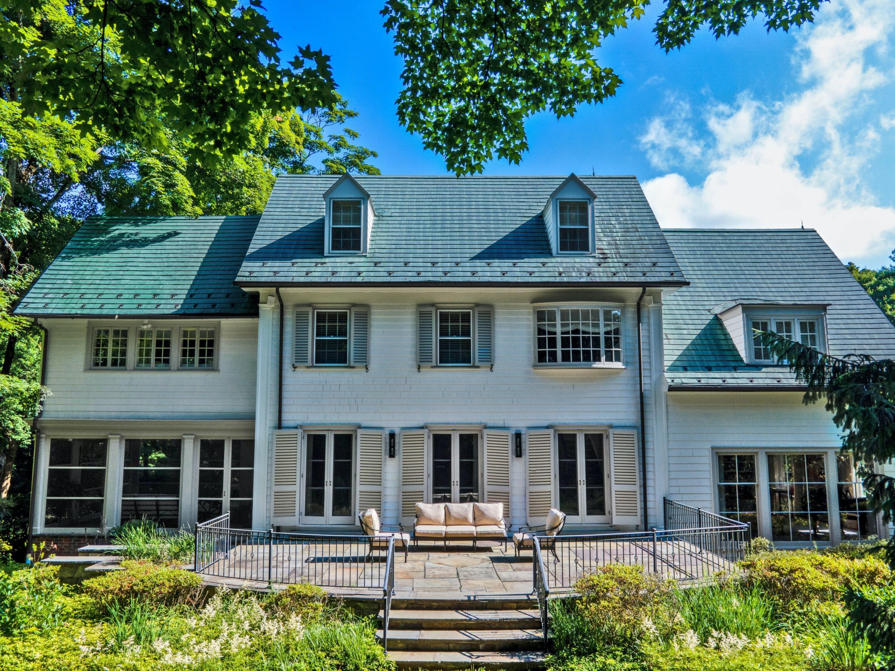 343-335 Wahackme Road New Canaan, CT 06840 - Photo 3 of 32