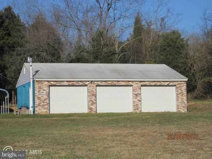 355 Hope Road Stafford, VA 22554 - Photo 2 of 11 3 Car Garage