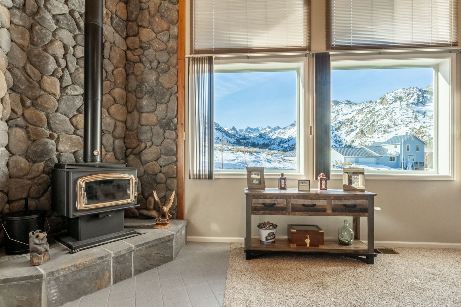 103 Sumac Road Bishop, CA 93514 - Photo 4 of 25 Wood stove