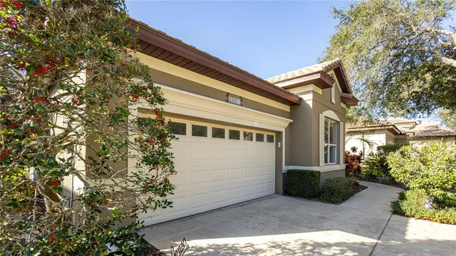 $370,000 | 25921 San Rafael Court, Howey-in-the-Hills, FL 34737