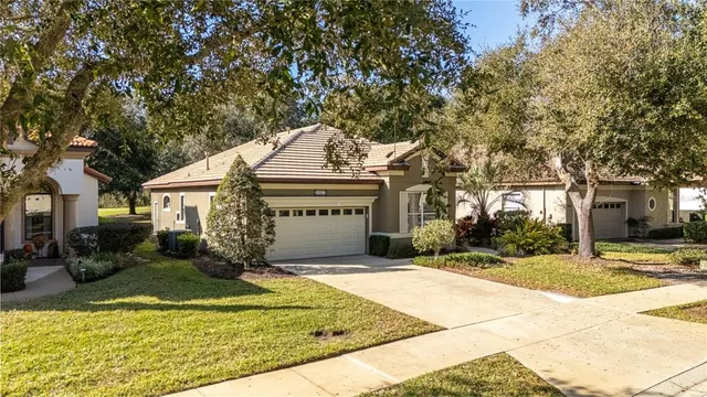 $370,000 | 25921 San Rafael Court, Howey-in-the-Hills, FL 34737