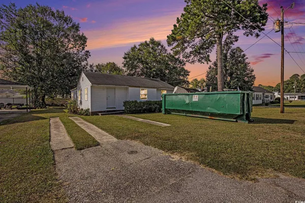 $73,000 | 307 East Lloyd Street, Mullins, SC 29574