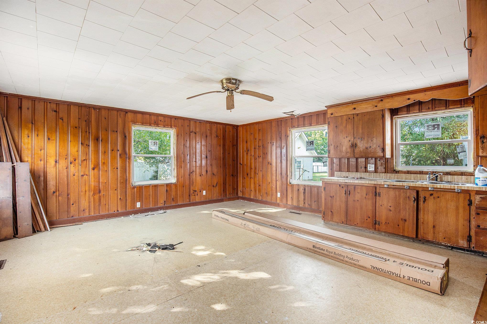 307 East Lloyd Street Mullins, SC 29574 - Photo 3 of 29