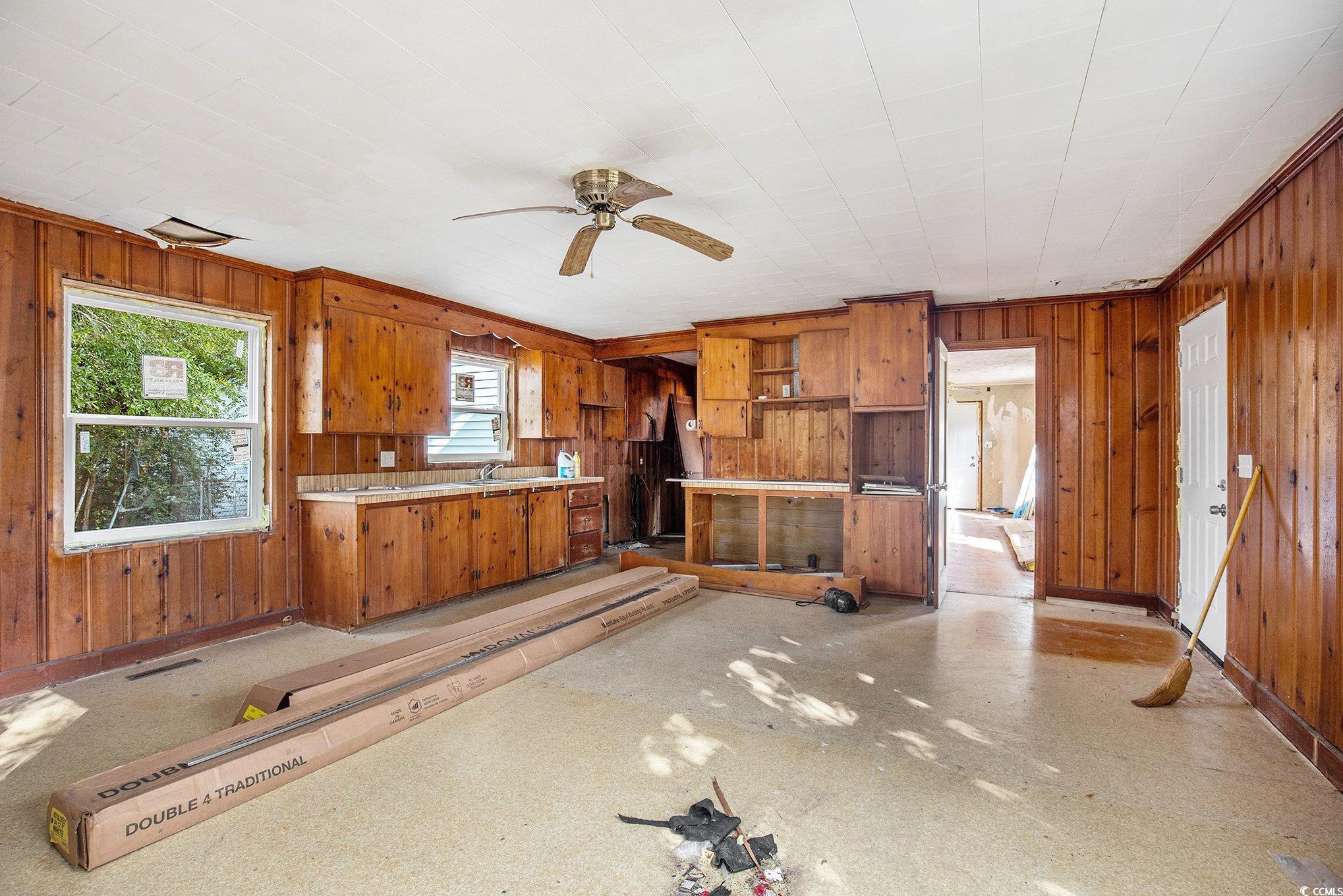 307 East Lloyd Street Mullins, SC 29574 - Photo 4 of 29