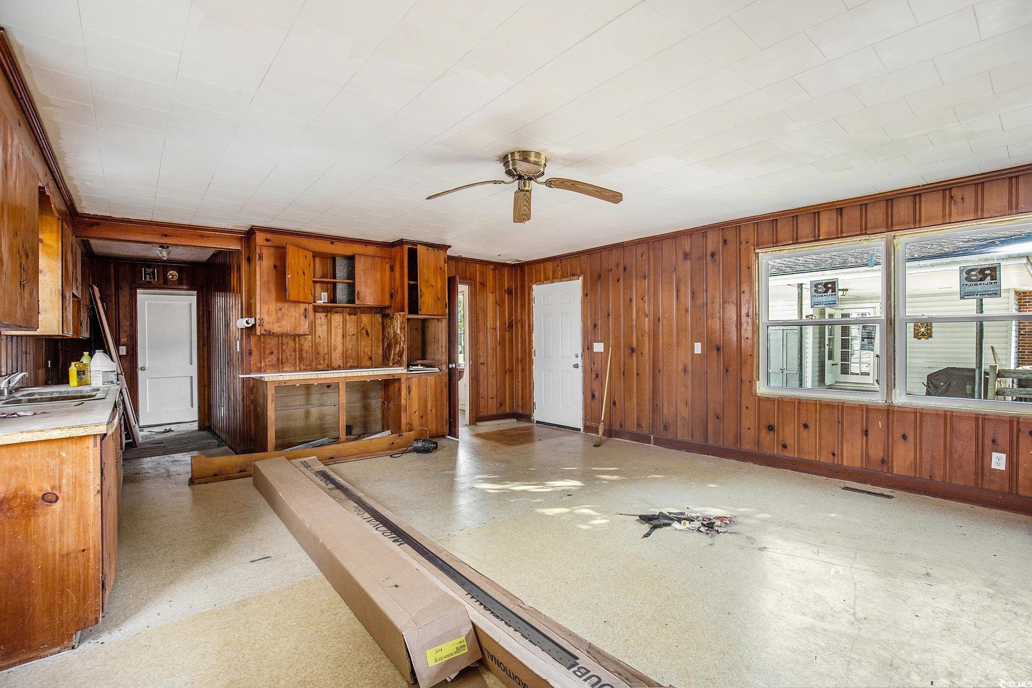 307 East Lloyd Street Mullins, SC 29574 - Photo 5 of 29