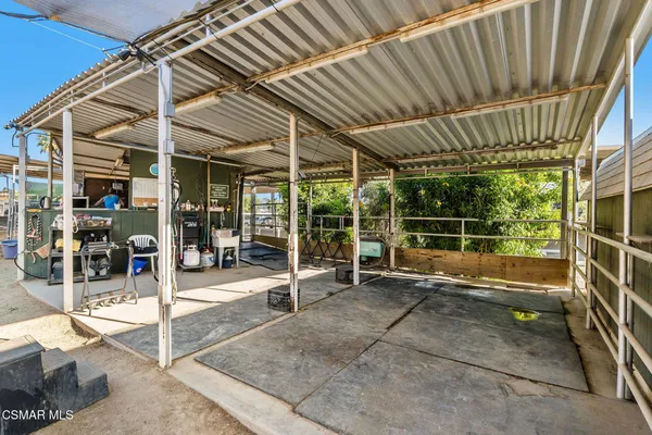 a view of an outdoor space