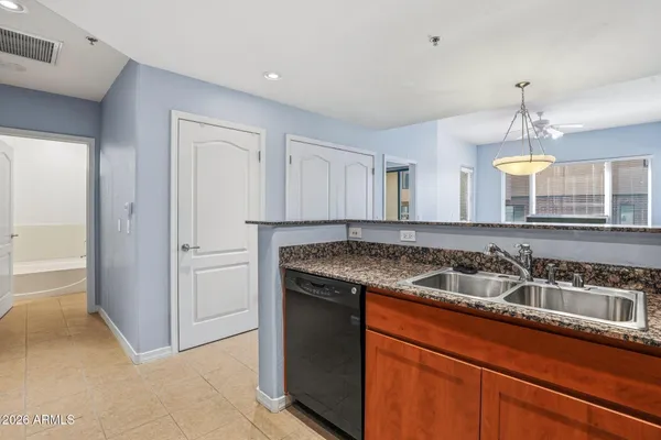 $1,445 | 2302 North Central Avenue, Unit 215, Phoenix, AZ 85004