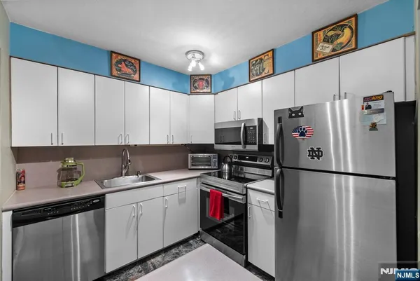 $289,998 | 466 B Liberty Street, Unit 308, Little Ferry, NJ 07643