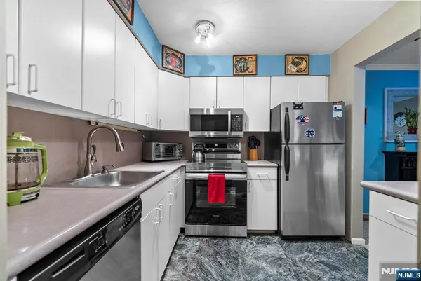 $289,998 | 466 B Liberty Street, Unit 308, Little Ferry, NJ 07643