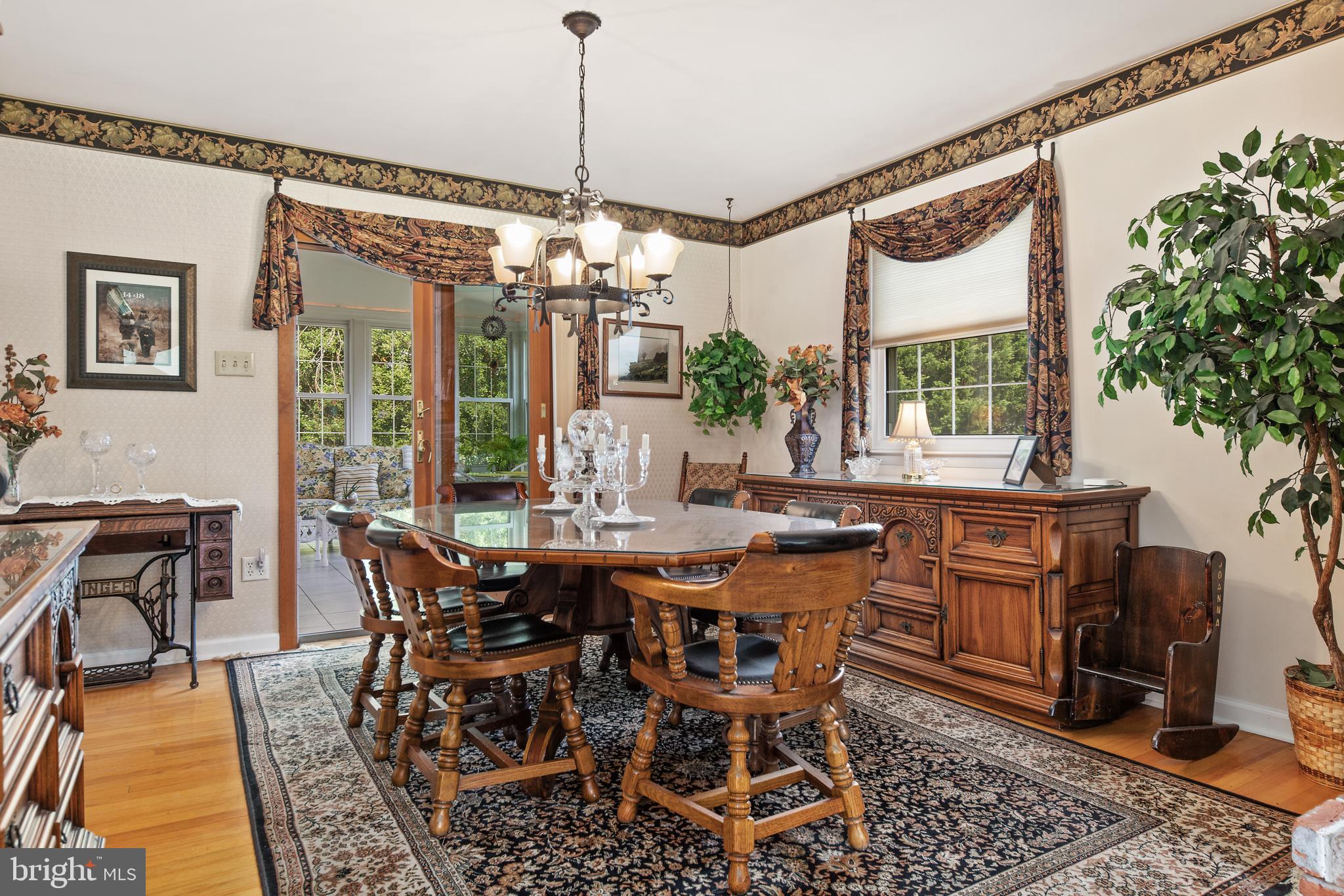 15 Meadow Road Pennsville, NJ 08070 - Photo 11 of 46 Dining Room