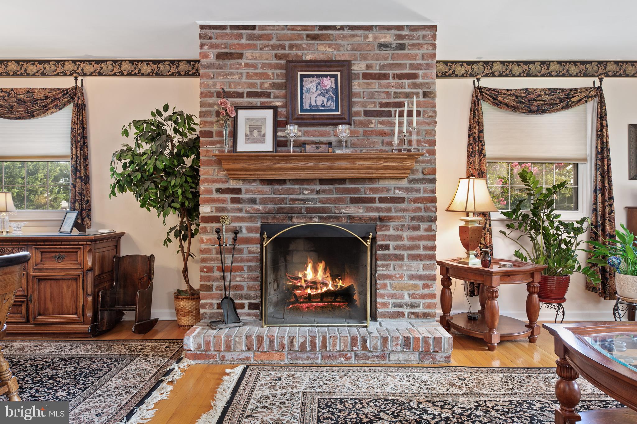 15 Meadow Road Pennsville, NJ 08070 - Photo 6 of 46 Living Room