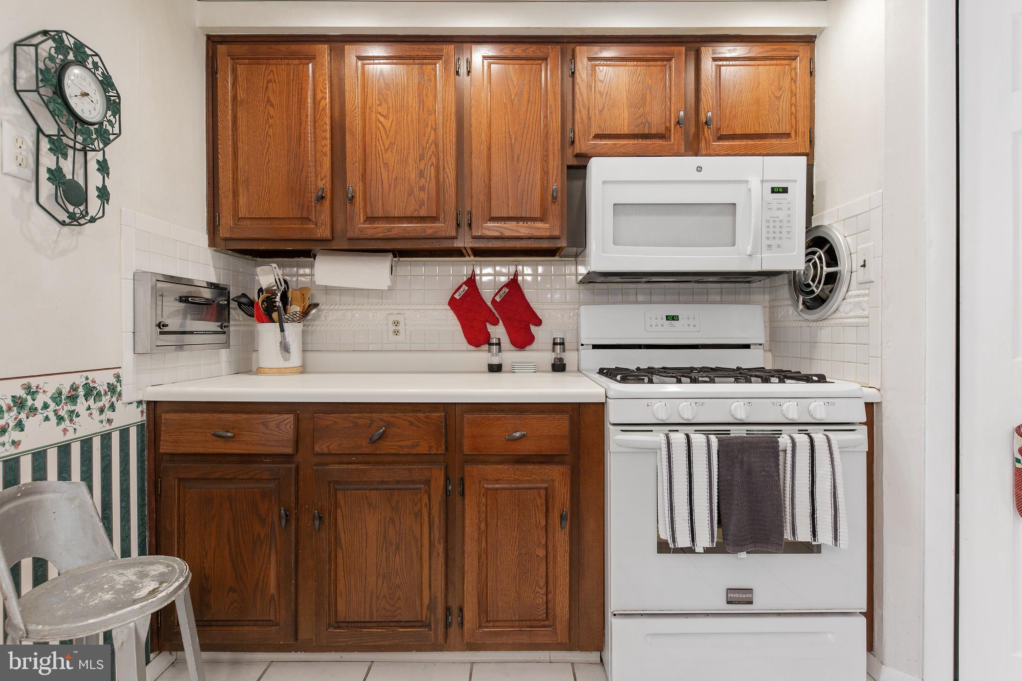 15 Meadow Road Pennsville, NJ 08070 - Photo 9 of 46 Kitchen