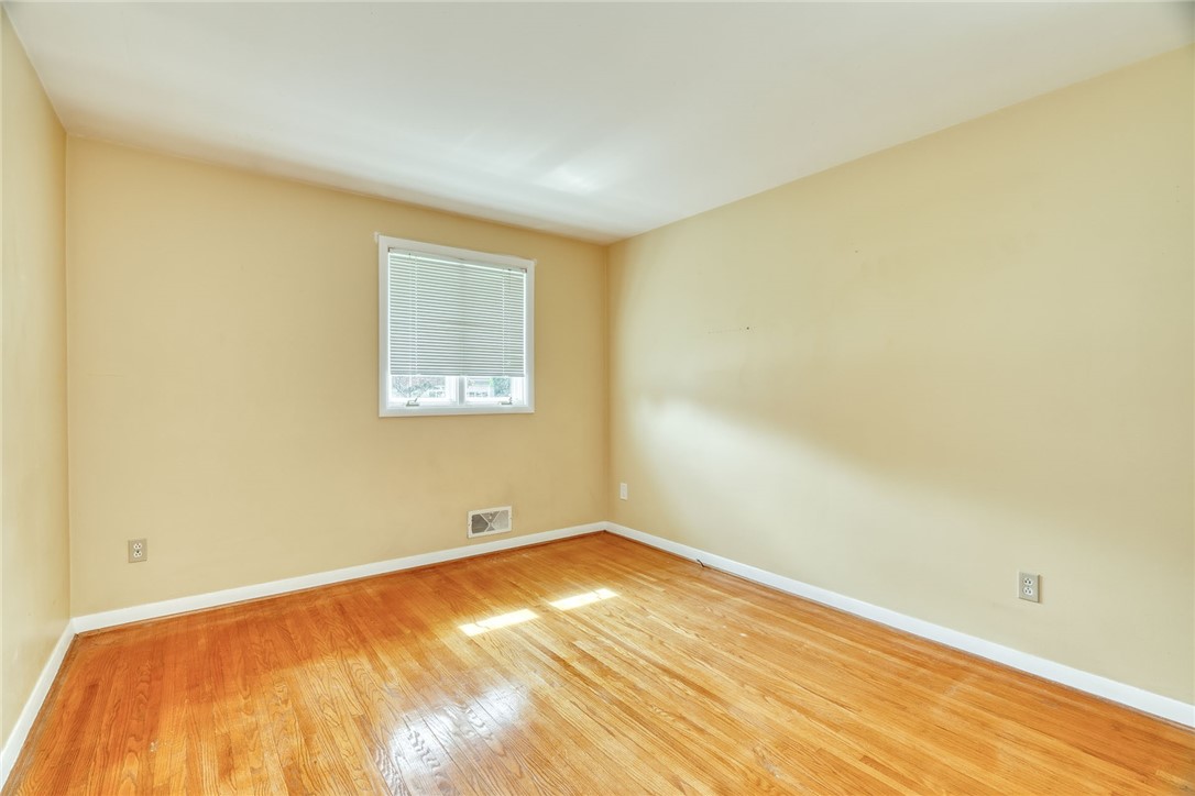82 Woolacott Road Rochester, NY 14621 - Photo 19 of 45 Gallery Image 19