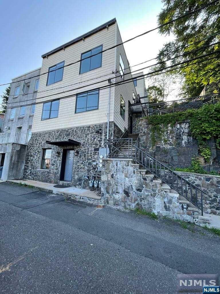 9009 Riverside Place, Unit 3 North Bergen, NJ 07047 - Photo 17 of 17