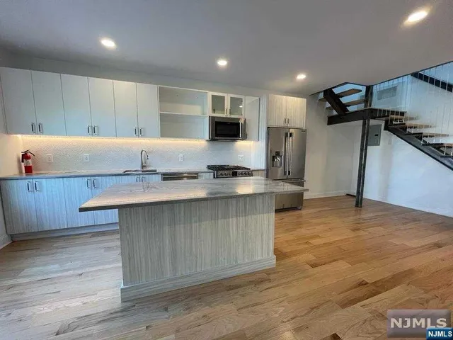 $5,250 | 9009 Riverside Place, Unit 3, North Bergen, NJ 07047