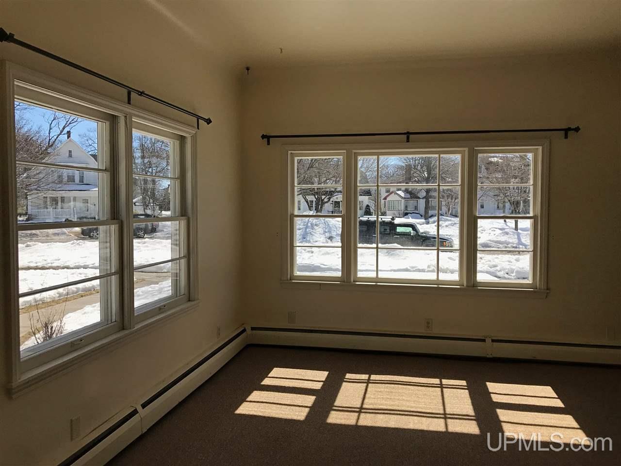 310 South 2nd Street Escanaba, MI 49829 - Photo 5 of 20