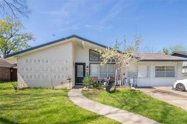 $269,000 | 7110 Mahoning Drive, Houston, TX 77074