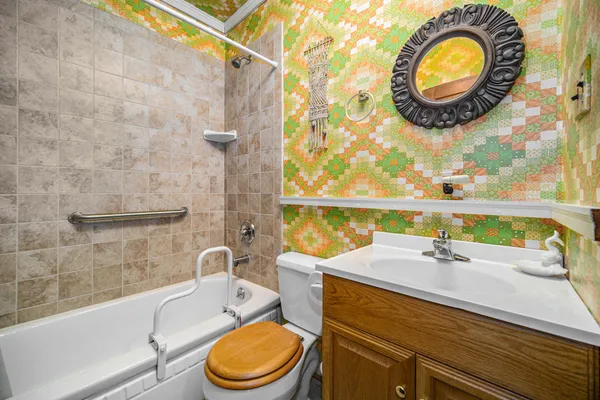 $291,000 | 305 East Michigan Avenue, Saline, MI 48176