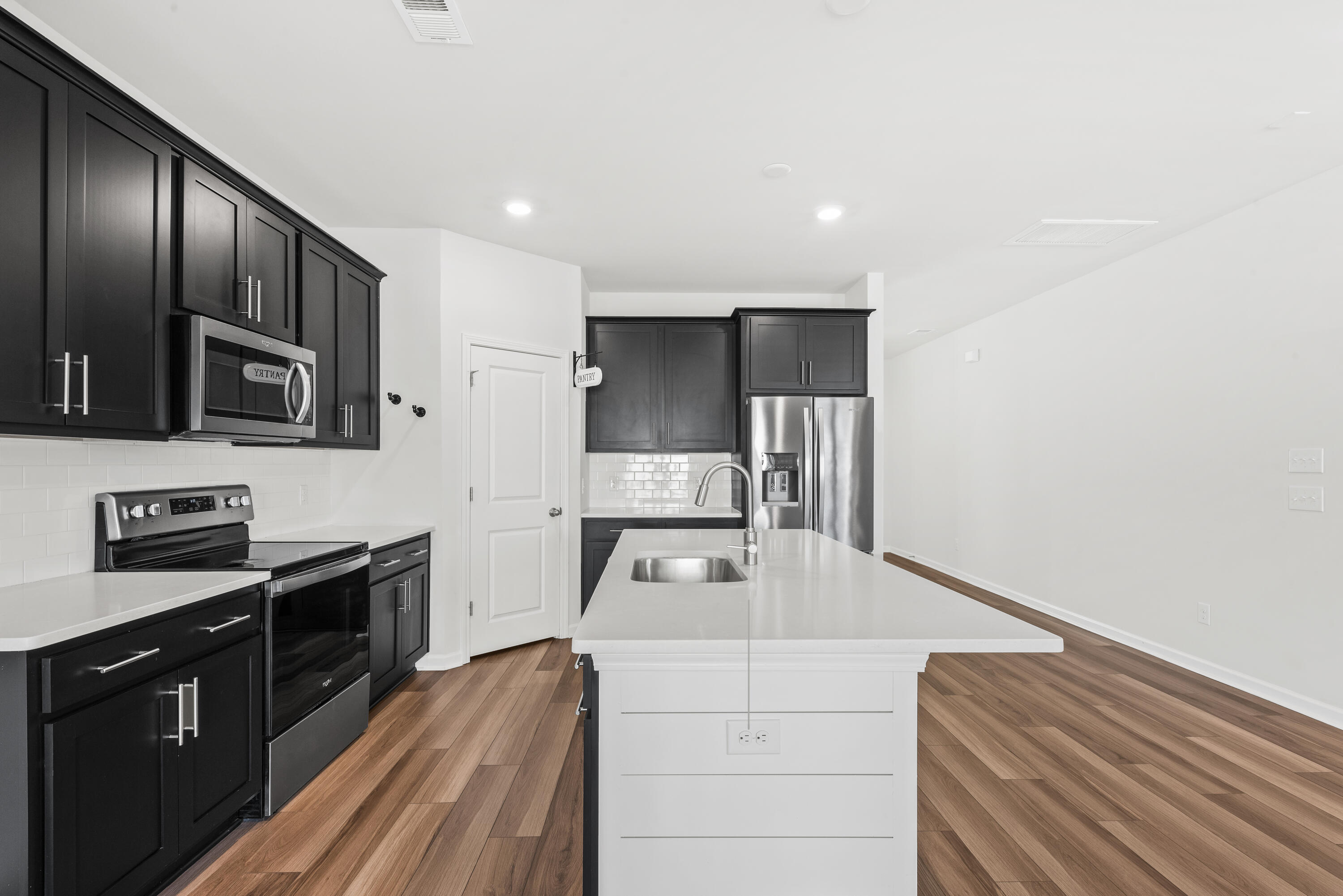 300 Canterhill View Drive Moncks Corner, SC 29461 - Photo 7 of 13 07-DKM7571