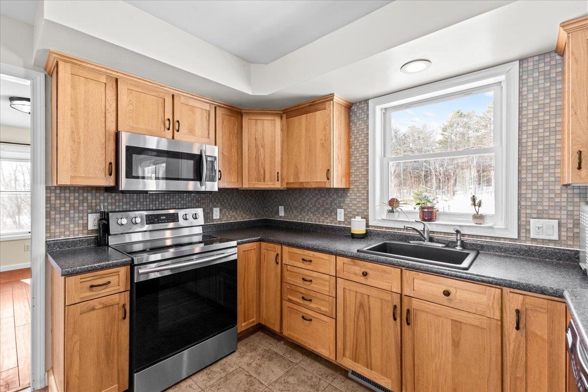 13 Butternut Circle Milton, VT 05468 - Photo 15 of 38