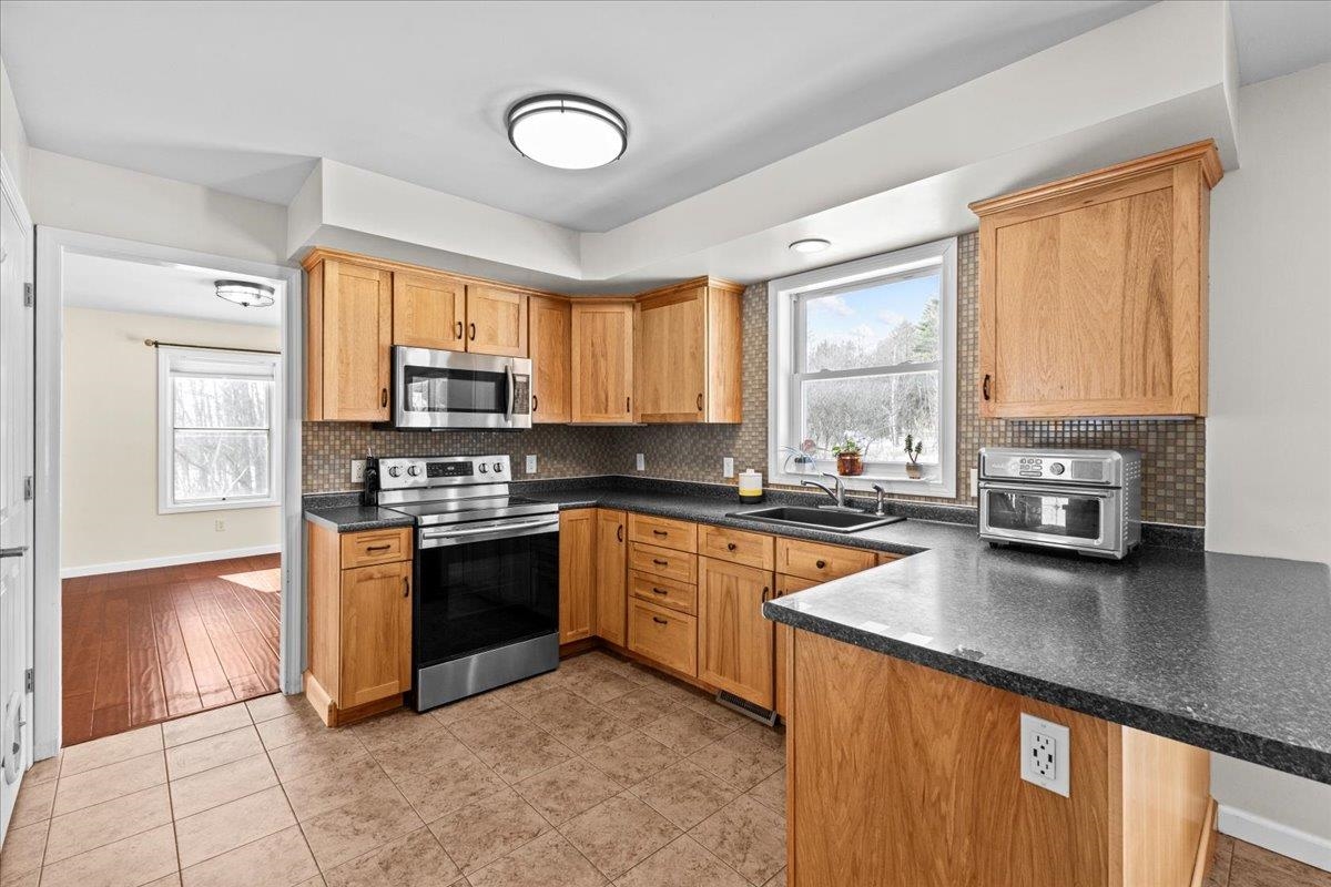 13 Butternut Circle Milton, VT 05468 - Photo 17 of 38