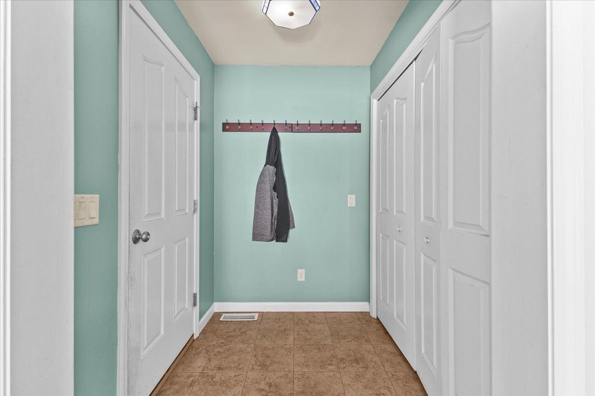 13 Butternut Circle Milton, VT 05468 - Photo 5 of 38