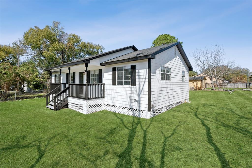 314 Wurst Road Ocoee, FL 34761 - Photo 3 of 35 a view of a house with a yard porch and sitting area