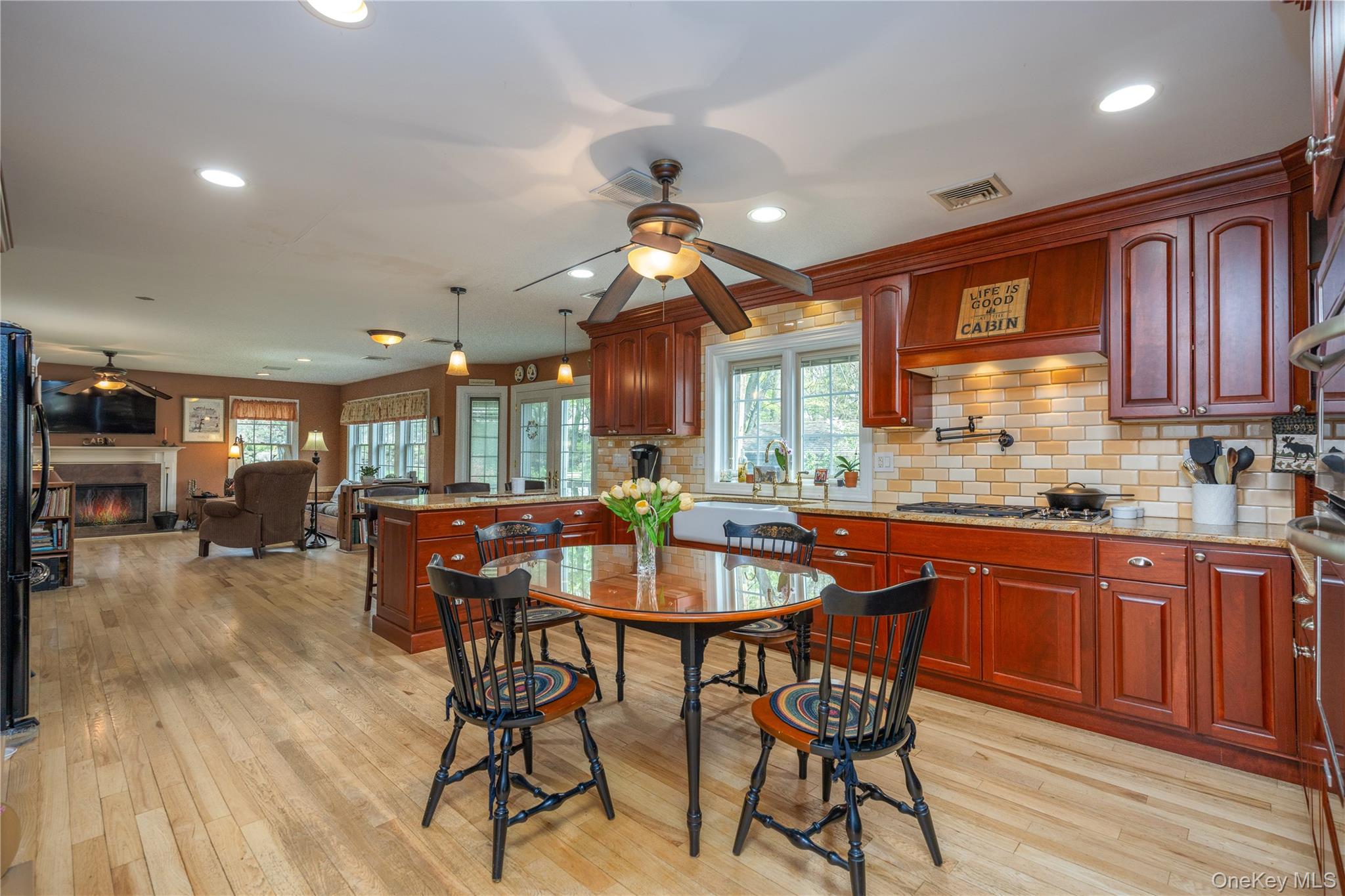 302 Laurel Road Pearl River, NY 10965 - Photo 11 of 28