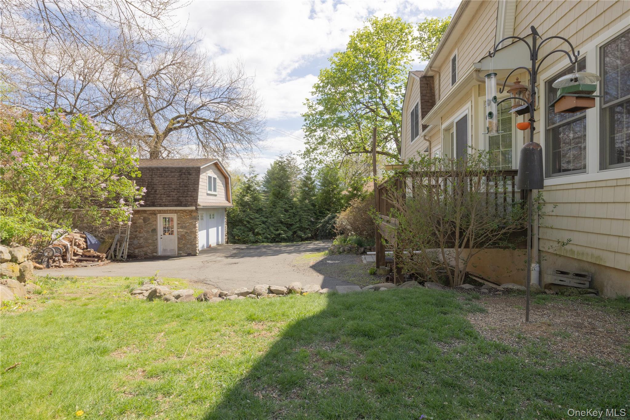 302 Laurel Road Pearl River, NY 10965 - Photo 24 of 28