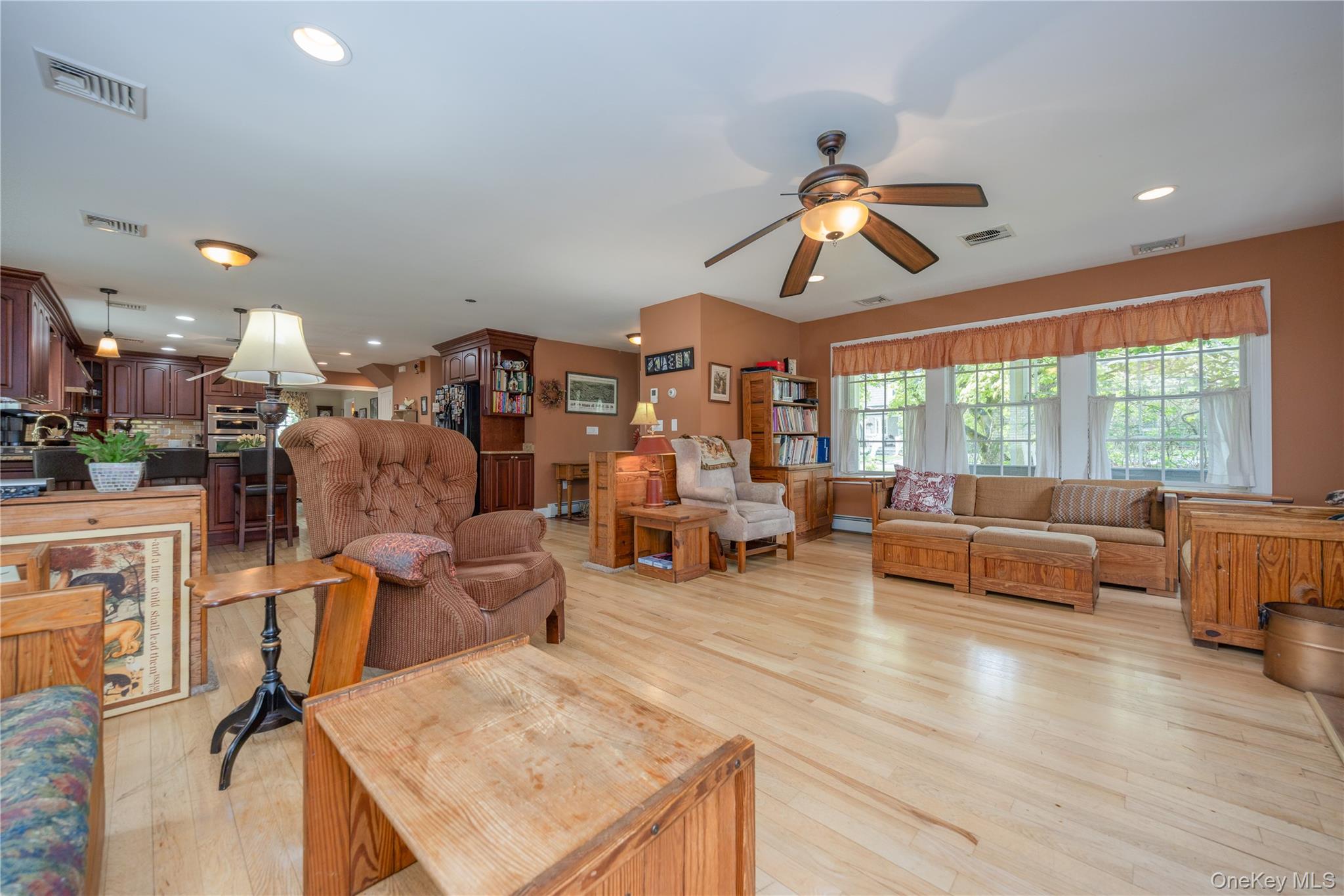 302 Laurel Road Pearl River, NY 10965 - Photo 8 of 28